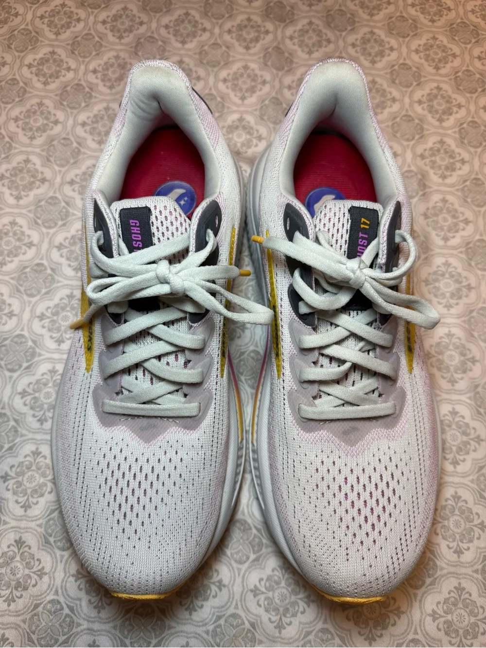 Brooks Ghost 17 Running Shoe - Women's 1204312A070 Narrow(2A) Size 9